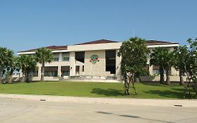 Suwan Golf & Country Club