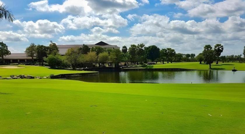 Suwan Golf & Country Club Hotel Nakhon Pathom Exterior photo