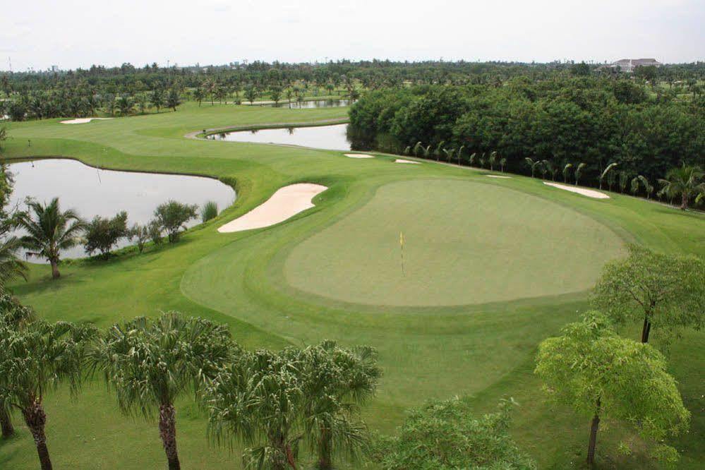 Suwan Golf & Country Club Hotel Nakhon Pathom Exterior photo